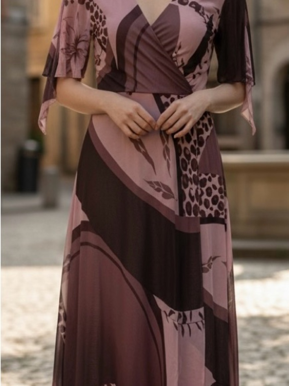 Carrie Hutton NWT $210 retail 100% silk wrap dress size 6